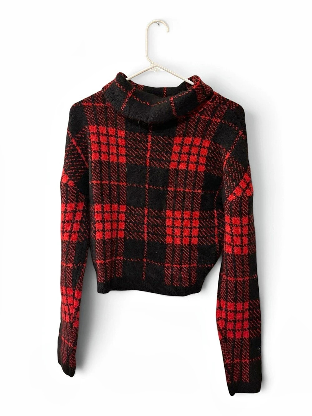 No Boundaries Plaid Cropped Mock Neck in Black & Red Size Small
